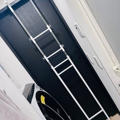 突っ張りランドリーラック　ニトリの画像