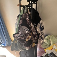 無料】上下棚付きハンガーラック／引き取り限定の画像