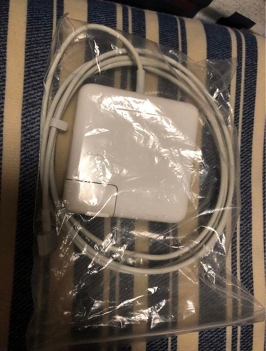 ①美品Apple 60W MagSafe 2電源アダプタ