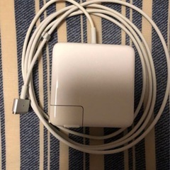 ①美品Apple 60W MagSafe 2電源アダプタの画像