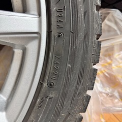 スタッドレスタイヤの画像