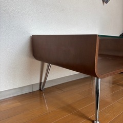 ガラスのローテーブル   机 テーブルの画像