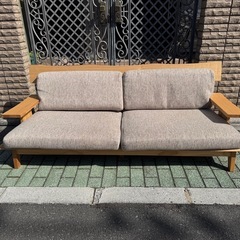 無垢材ソファの画像