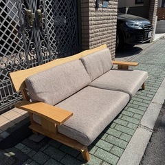 無垢材ソファの画像