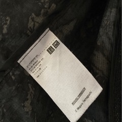 ユニクロ UNIQLO ブラック フード付きナイロンジャケット Sサイズ 紳士 男性 学生カジュアル 美品 ポケッタブル 軽量 コンパクトの画像