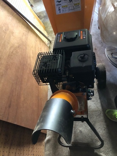 ウッドチッパー　粉砕機