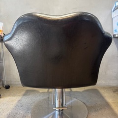 美容室　椅子　ビューティーガレージの画像