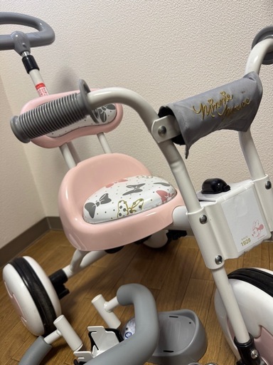 三輪車　女の子