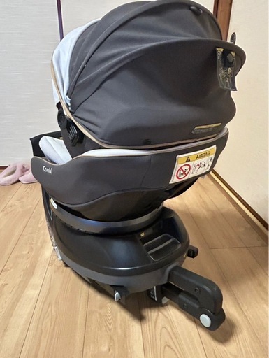 コンビ　　チャイルドシート　360度回転