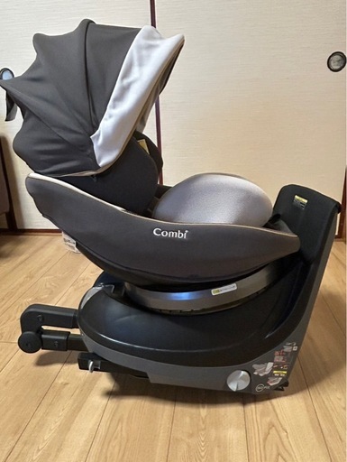 コンビ　　チャイルドシート　360度回転