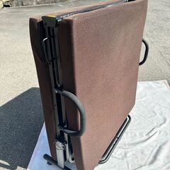 折りたたみベッド【リクライニング有】【トレイ付】の画像