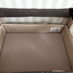 ベビーベッドの画像