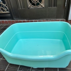 猫用トイレ 2個とおもちゃの画像