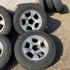 ジムニーMTタイヤ付きホイールの画像