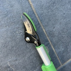 伸縮高枝切ばさみの画像