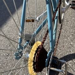 受け渡し者決定　無料！スカイブルー　クロスバイク　※前後輪パンク、サビ、汚れありの画像