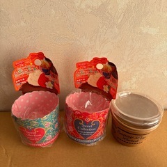 百均カップケーキのカップ色々の画像