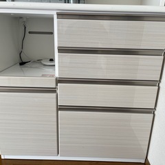 ニトリ　食器棚の画像