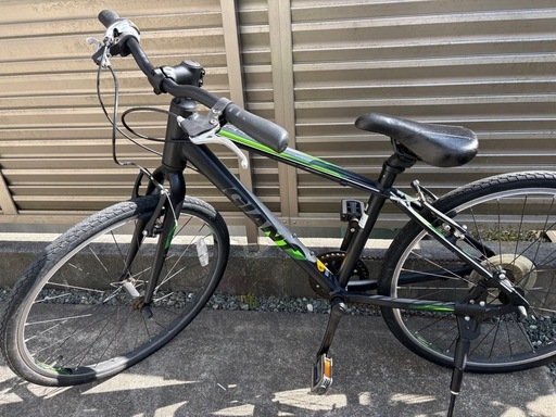 GIANT ESCAPE JR　ジャイアント24 インチ　エスケープジュニア 傷等修正済み  空気入れ付き　グリップ新品 3月末処分予定
