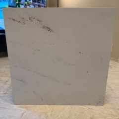 ダイニングテーブルの画像