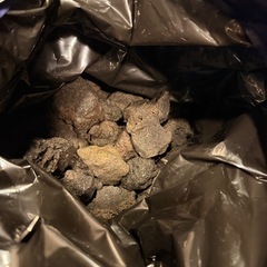 溶岩石（高濾過） 4cm-8cm ブラック3kgの画像