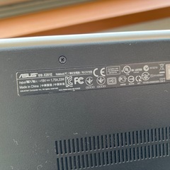 ASUS ノートパソコンの画像