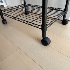 使用期間わずか半年。スチールラックの画像