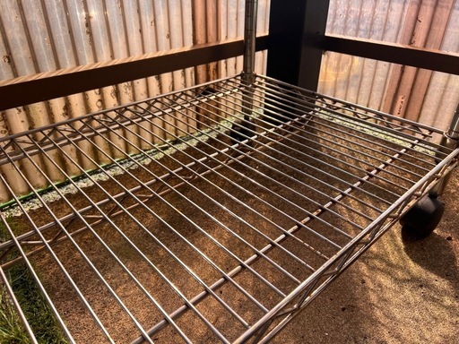 金属製の棚