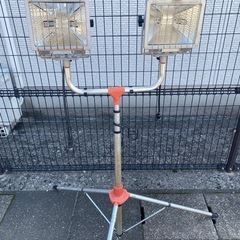 ハタヤ スタンド付ハロゲンライト 屋外用 300Wハロゲン灯×2灯 の画像