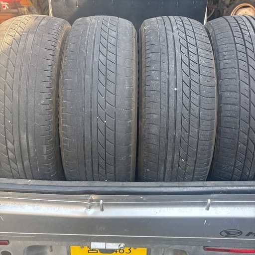 車のパーツ タイヤ、ホイール