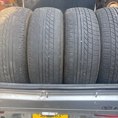 車のパーツ タイヤ、ホイールの画像