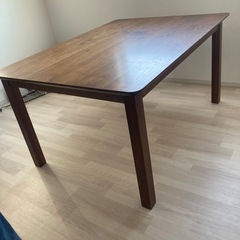 オーダーメイド5-6名ダイニングテーブル(幅135奥行100高さ70cm)の画像