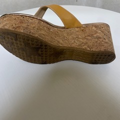 ジミーチュウ 厚底サンダル 36 ウェッジソール コルク ゴールド エナメルの画像