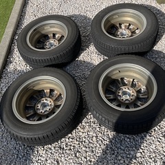 スタッドレスタイヤの画像