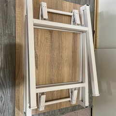 折りたたみテーブルの画像