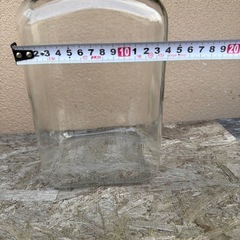 梅干し入れ空き瓶の画像