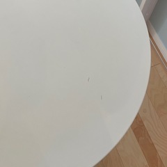 ダイニングテーブル　白　　天板直径80cmの画像