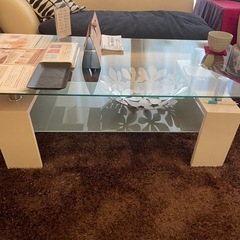 二子玉川高島屋うら　ガラステーブルの画像