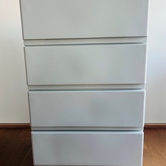 中が透けない　壁付き　チェスト　ワイド4段　オールライトグレーの画像