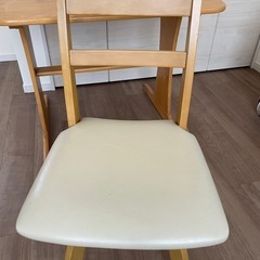 受け渡し予定）ニトリ　テーブル＆椅子の画像