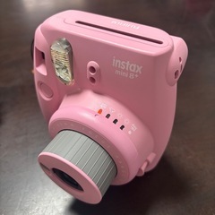 富士フイルム チェキ インスタックス ミニ8 プラス ストロベリーの画像