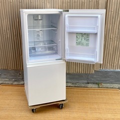 SHARP 152L冷蔵庫　SJ-15E8-KWの画像