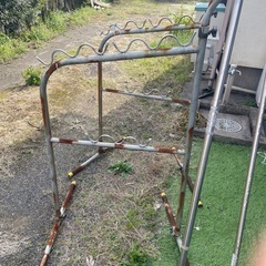 あげます。物干し台と竿 の画像