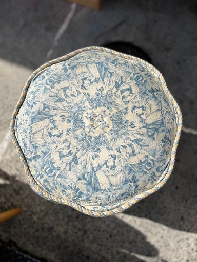 ビンテージ　トワルドジュイ柄 フリンジ オットマン スツール ブルー　ソファ　チェア　トワルドジュイ Toile de Jouy フレ