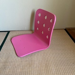 木製座椅子の画像