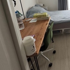 【美品・LOWYA】天然木デスク（幅120cm）＋ ワークチェア（緑）セットの画像