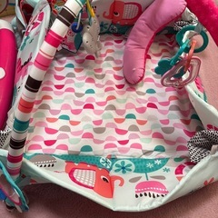 ベビーウォーカー　歩行器　プレイマットの画像