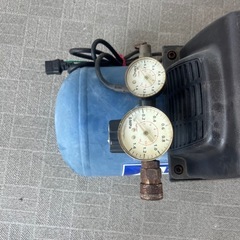 中古　アネスト岩田　エアーコンプレッサー　動作確認済みの画像