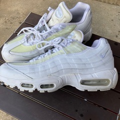 NIKE エアマックス ホワイト×アイボリー
の画像