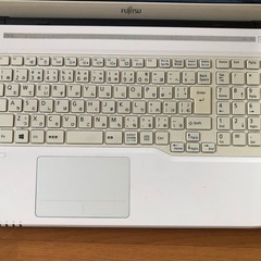 富士通 LIFEBOOK AH53/S ノートPC
の画像